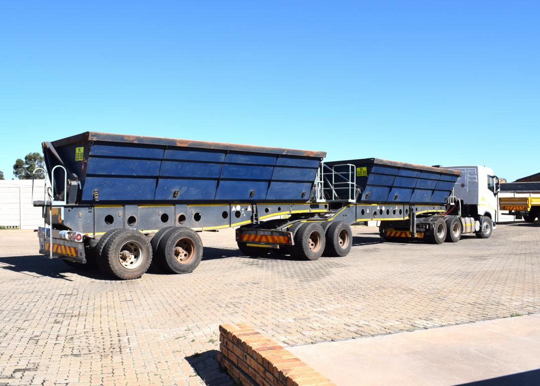 2017 Volvo FH(4) 520 6X4 Sleep T/T C/C AMT With Super Link 40 Cube Side Tipper Truck