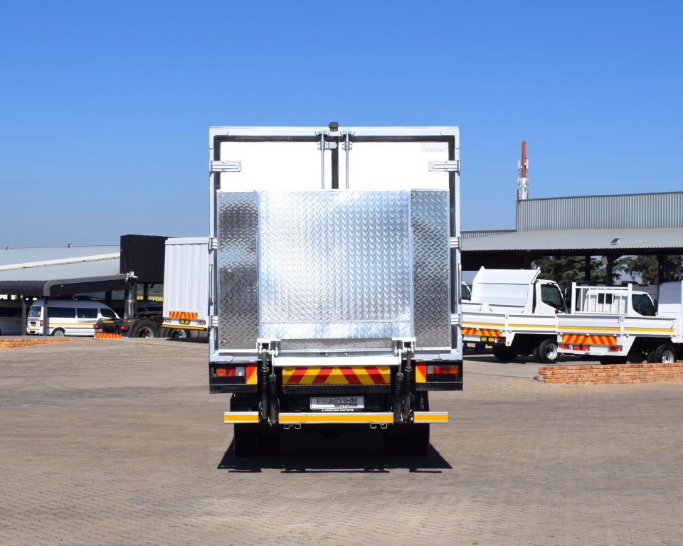 2021 UD KUZER RKE 150 REFRIGERATED BODY & TAIL LIFT