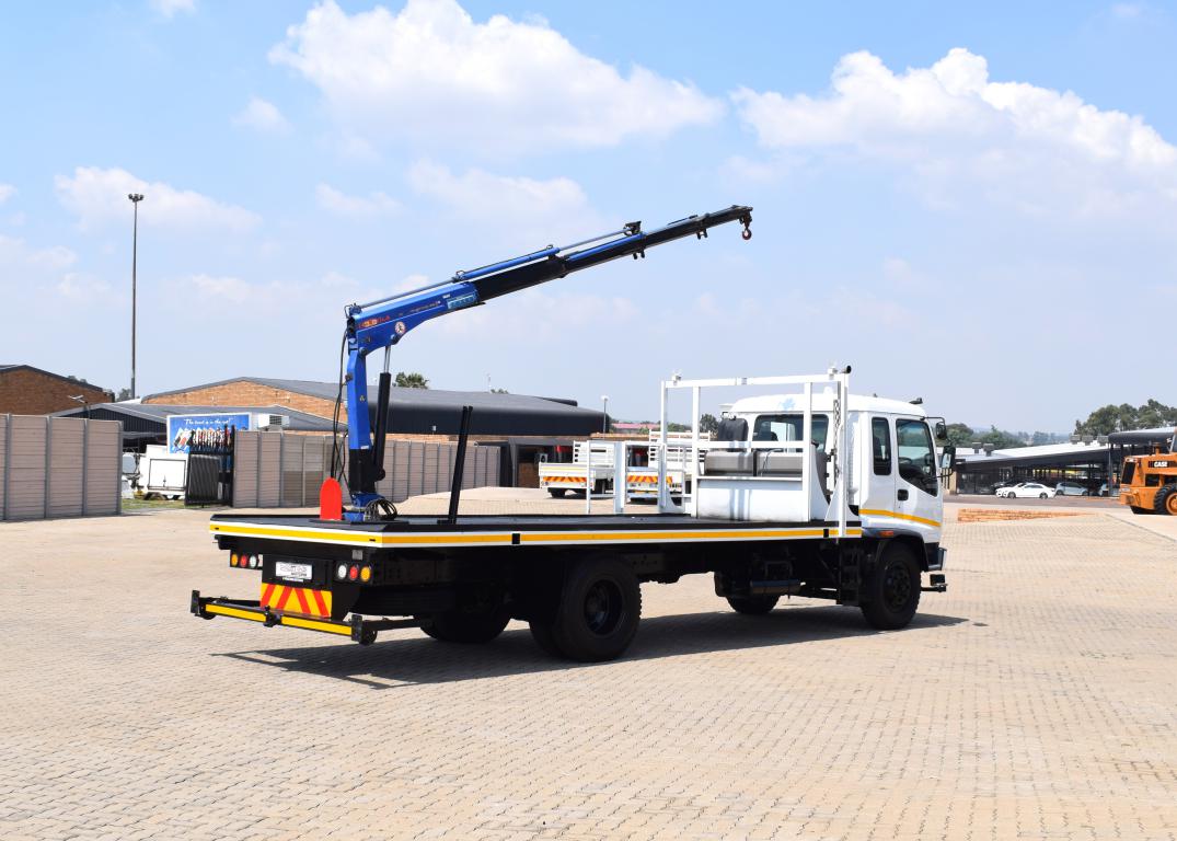 2013 Isuzu FSR 700 CRANE TRUCK