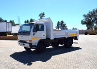 2014 Nissan UD 40 Tipper Truck