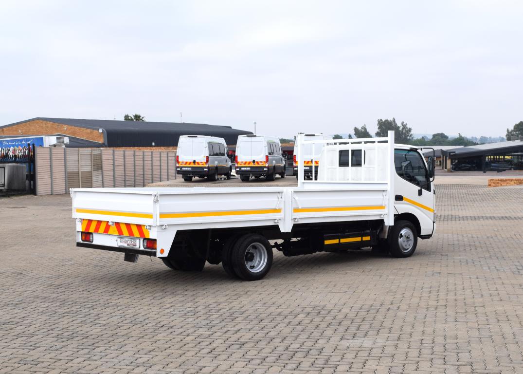 2015 Toyota Dyna 4-093 Dropside Driving School Truck
