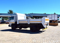 2014 Nissan UD 40 Tipper Truck