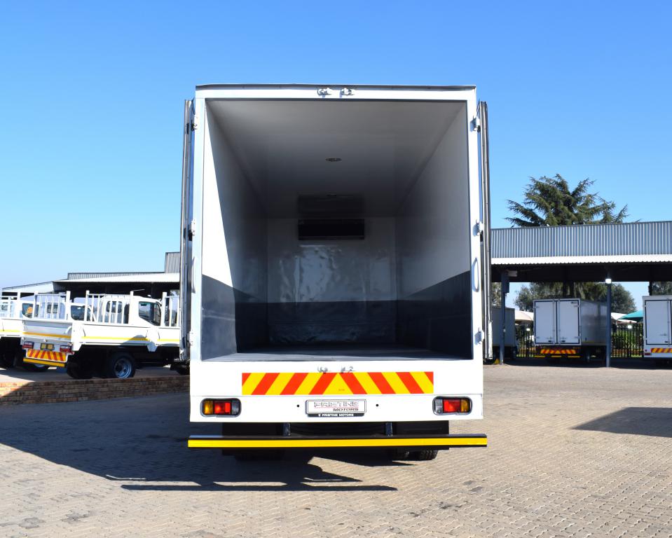 2017 Isuzu FTR 850 Refrigerated Body Truck