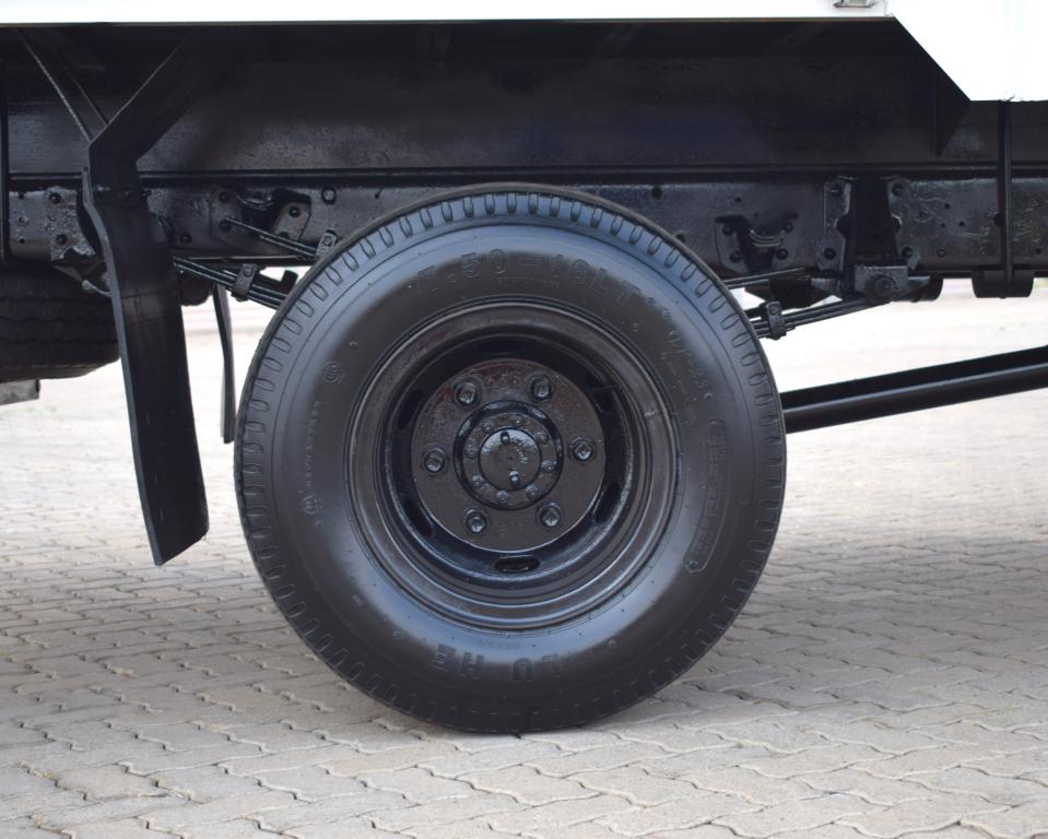 1995 Isuzu N 4000D Dropside Truck
