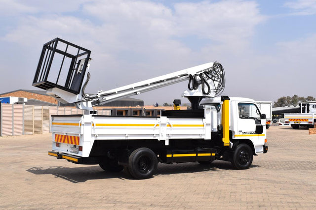 1996 Nissan Cabstar 40 CHERRY PICKER TRUCK