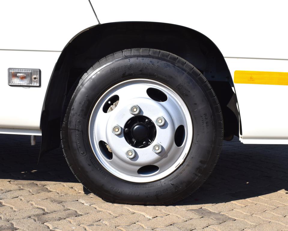 2025 Toyota Coaster 2.8D GL A/T
