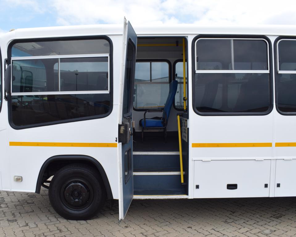 2011 Isuzu NQR 500 36-SEATER BUS