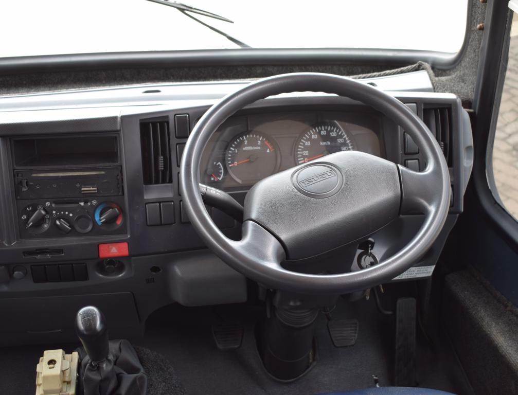 2011 Isuzu NQR 500 36-SEATER BUS