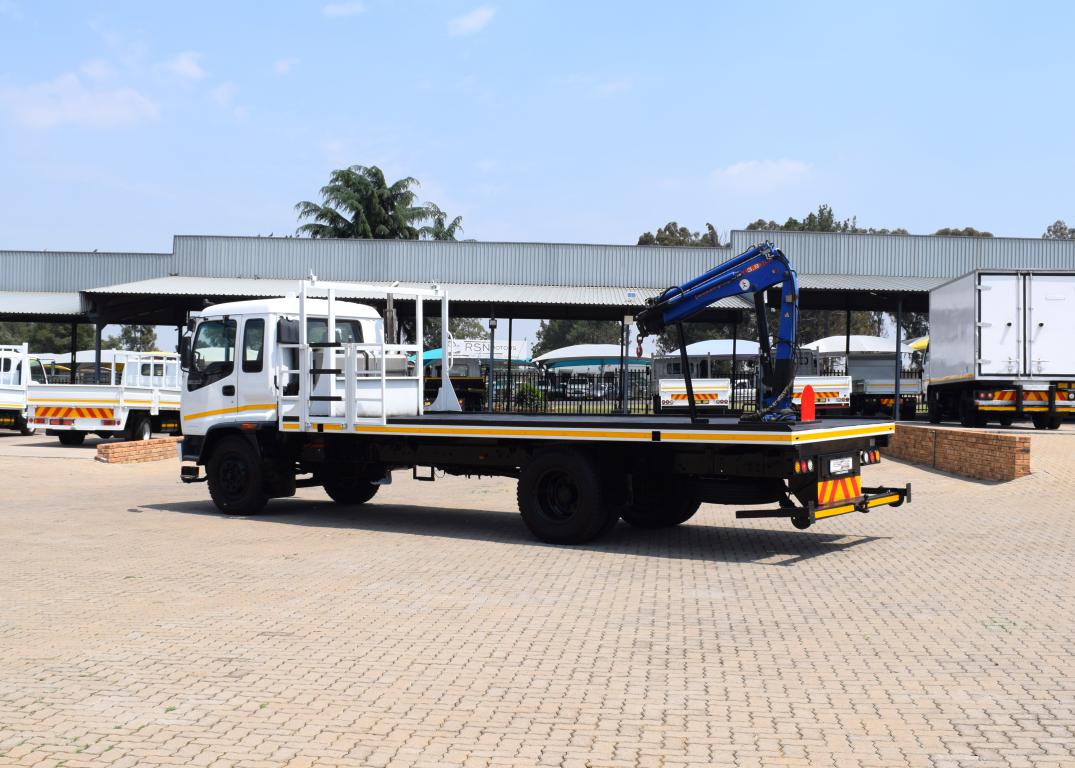 2013 Isuzu FSR 700 CRANE TRUCK