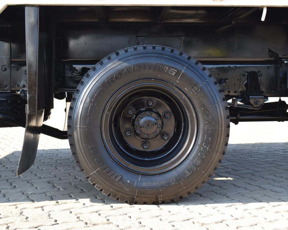 2014 Isuzu NQR 500 DROPSIDE & CRANE TRUCK