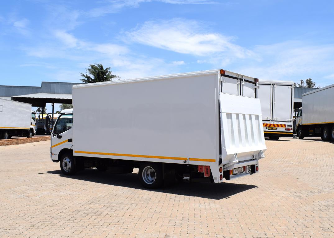 2014 Hino 300 Series 614 LWB Volume Body Truck
