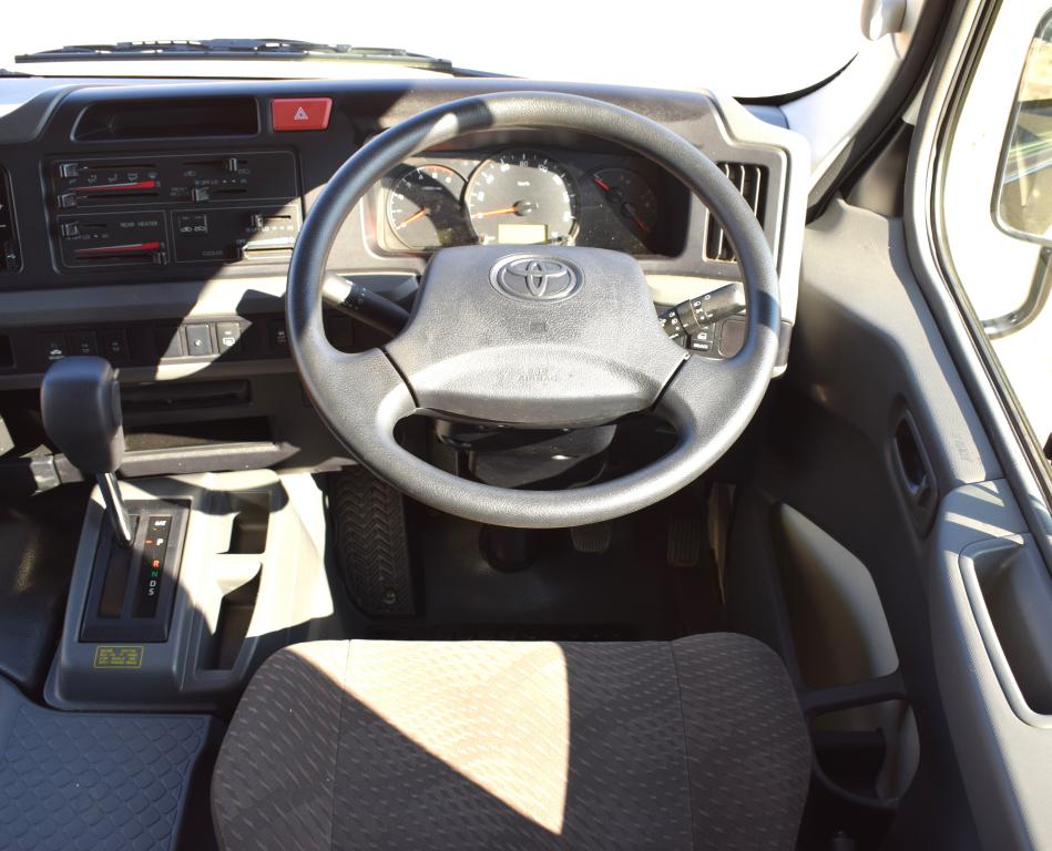 2025 Toyota Coaster 2.8D GL A/T