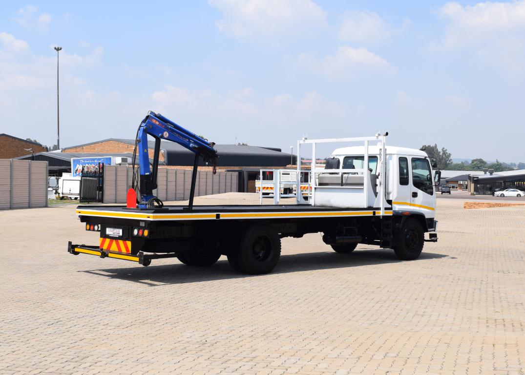 2013 Isuzu FSR 700 CRANE TRUCK