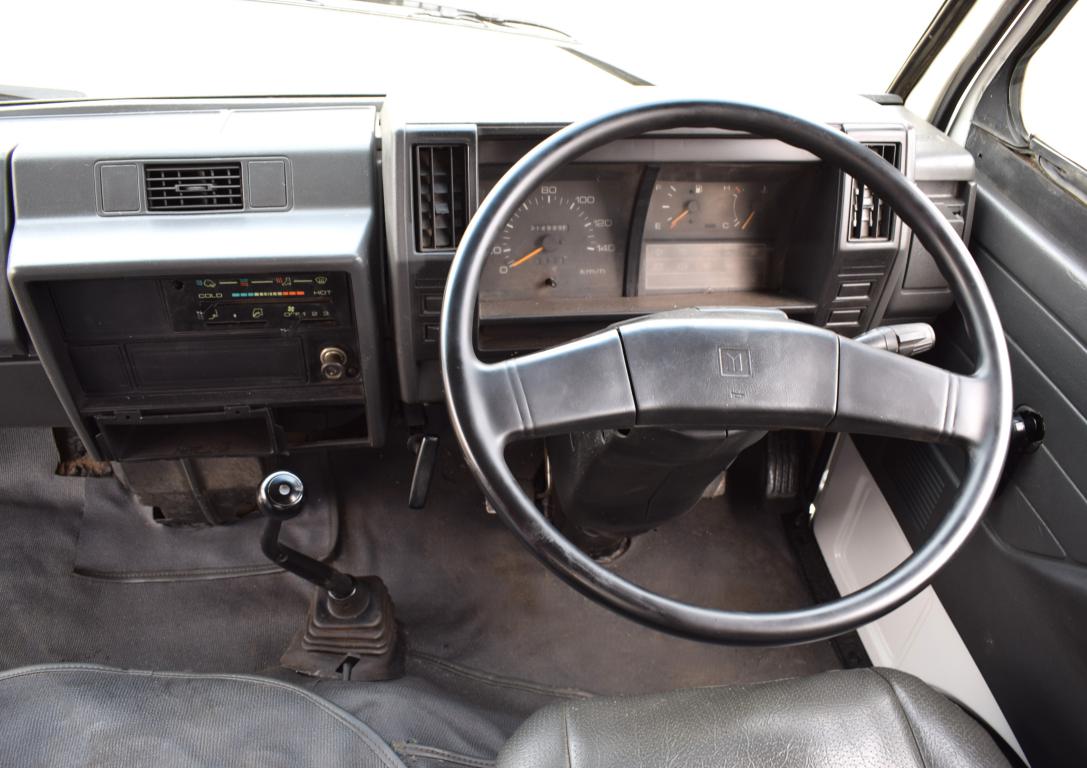 1995 Isuzu N 4000D Dropside Truck