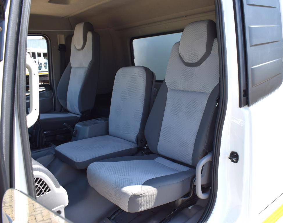 2024 UD CRONER PKE 250 Curtain Side Truck