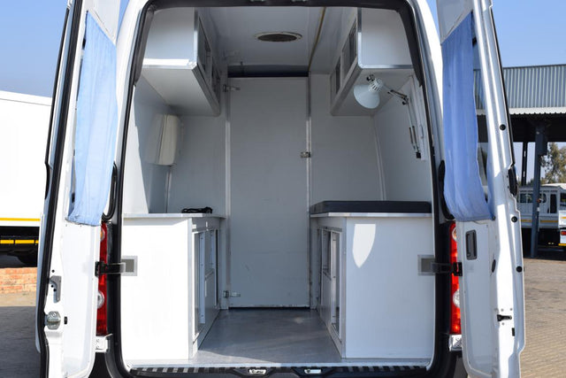 2015 VW Crafter 50 2.0 BiTDI HR 120 KW Mobile Clinic