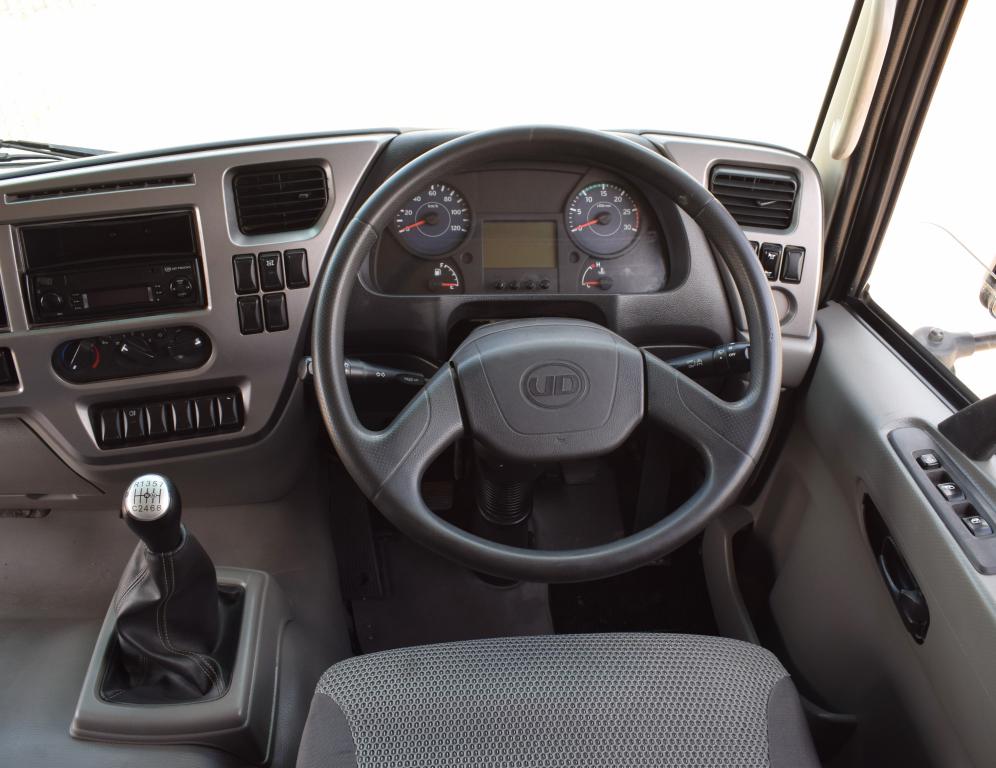 2017 UD QUESTER CKE 280 (E34) Volume Body Truck