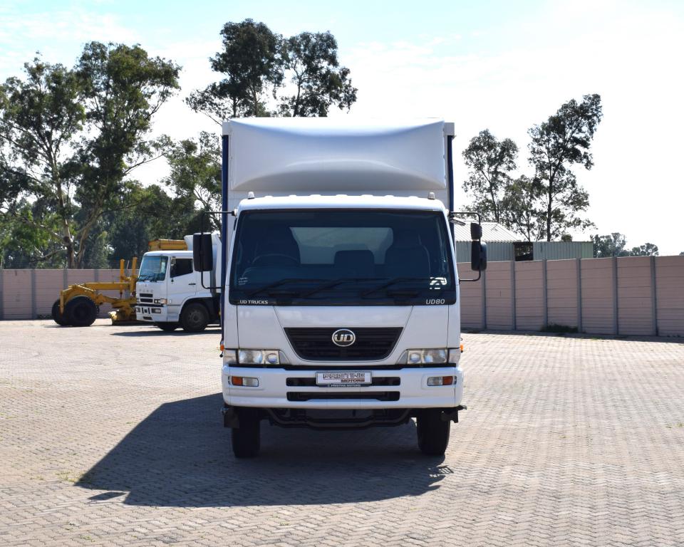 2015 Nissan UD 80 CURTAIN SIDE TRUCK