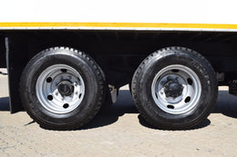 2012 Nissan UD 90 Volume Body Truck