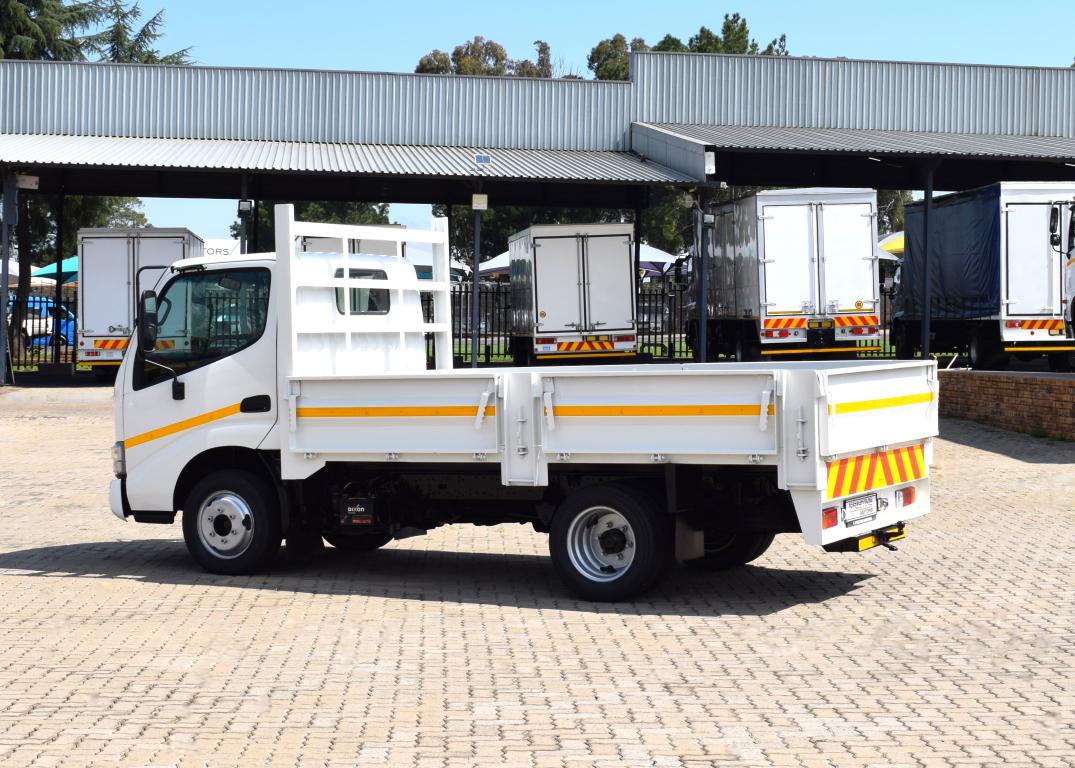 2020 Toyota Dyna 150 Dropside Truck