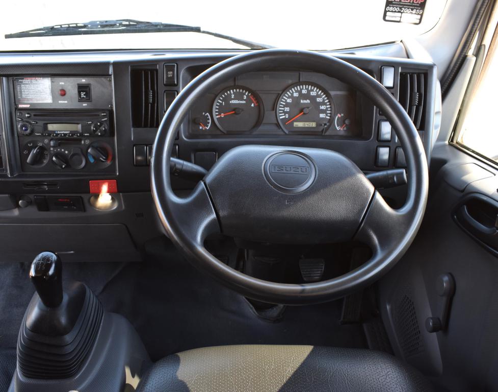 2014 Isuzu NQR 500 DROPSIDE & CRANE TRUCK