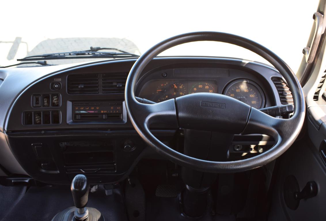 2013 Isuzu FSR 700 CRANE TRUCK