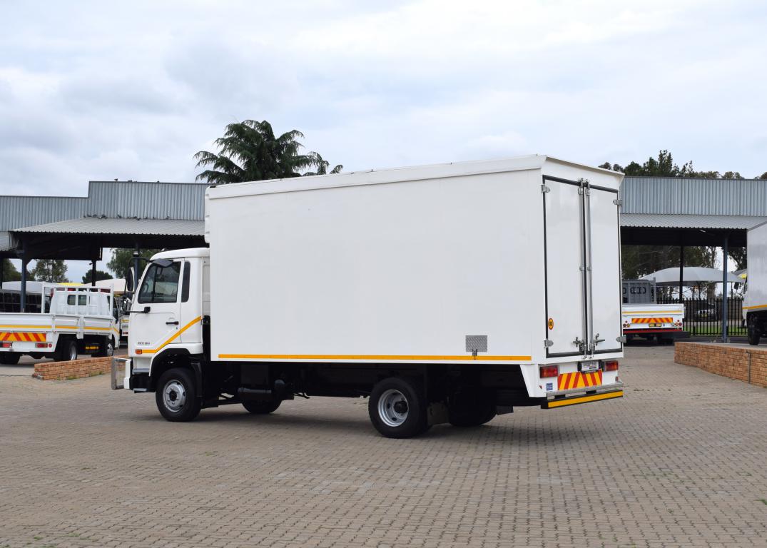 2024 UD KUZER RKE 150 VOLUME BODY TRUCK