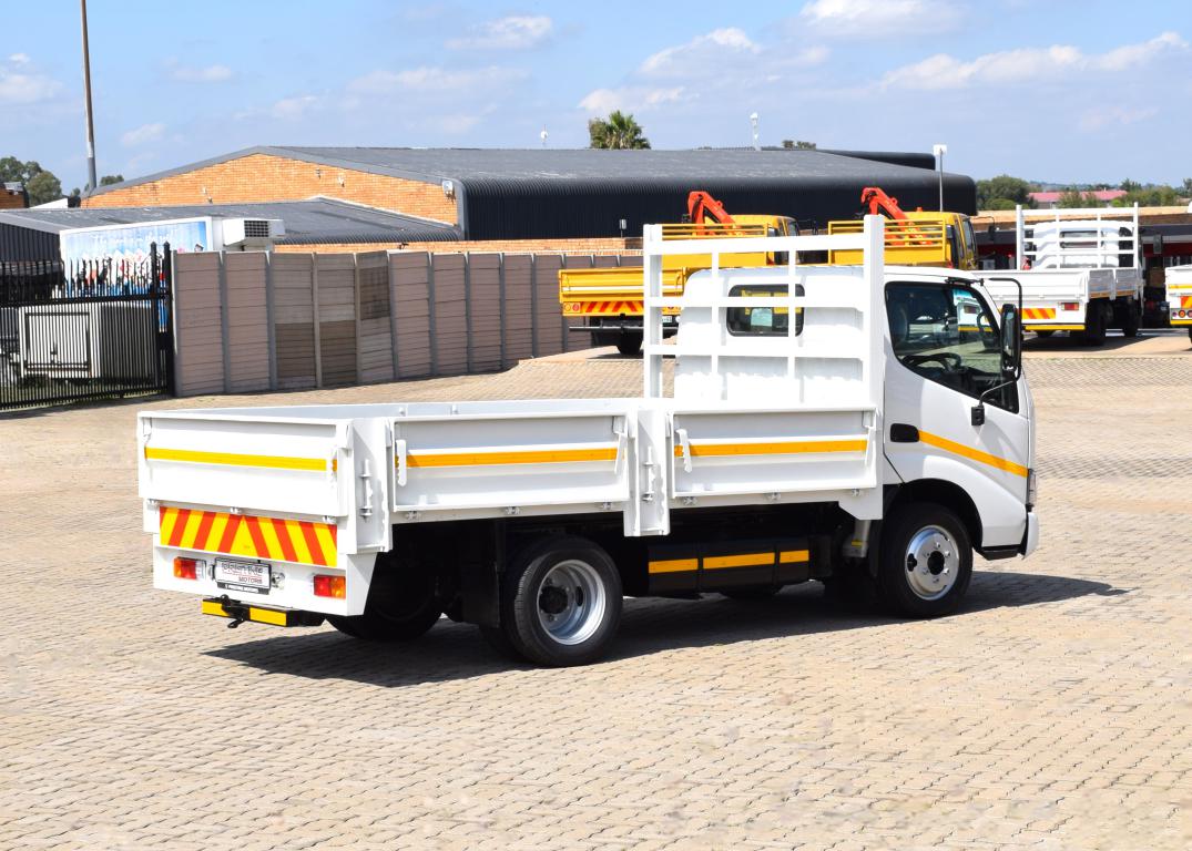 2020 Toyota Dyna 150 Dropside Truck