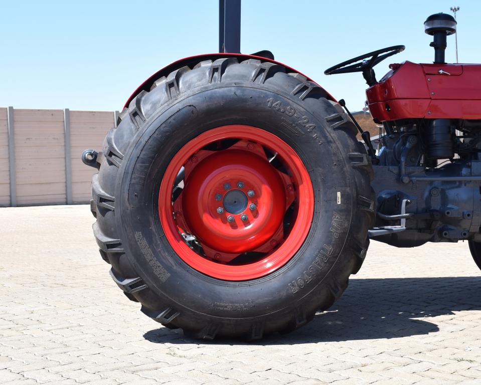 1977 Massey Ferguson 135 TRACTOR