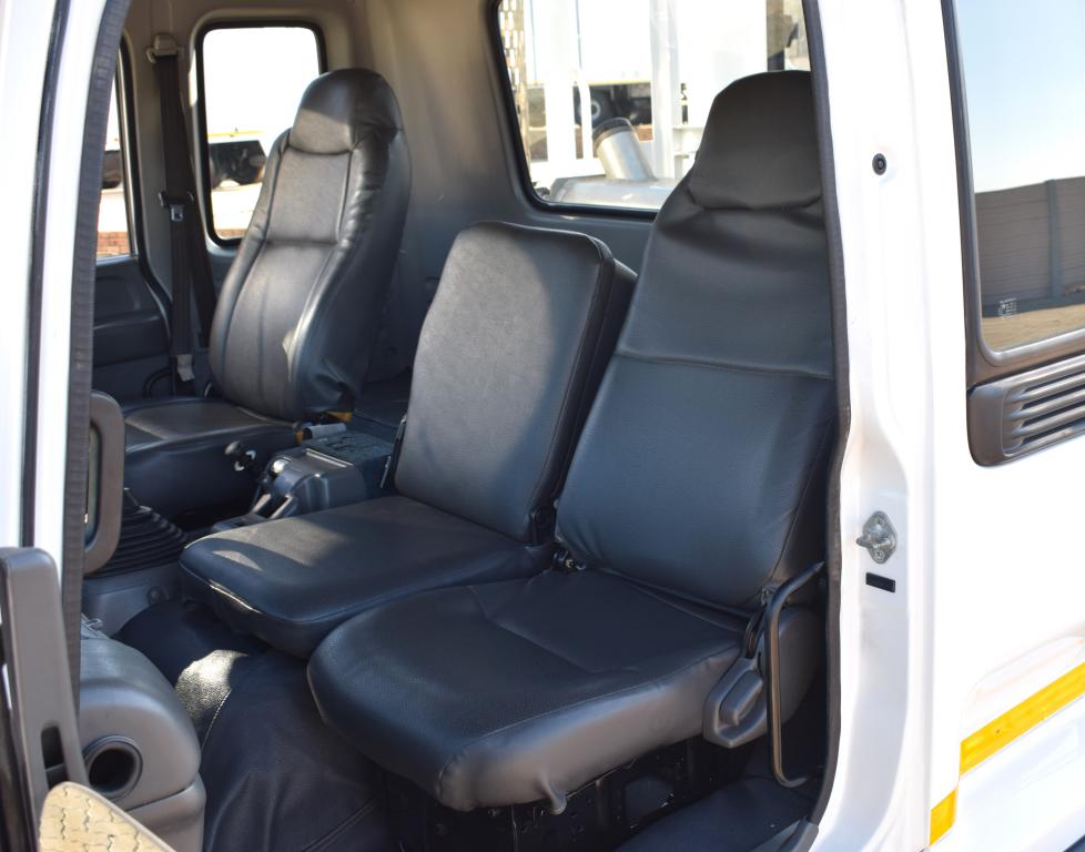 2013 Isuzu FSR 700 CRANE TRUCK