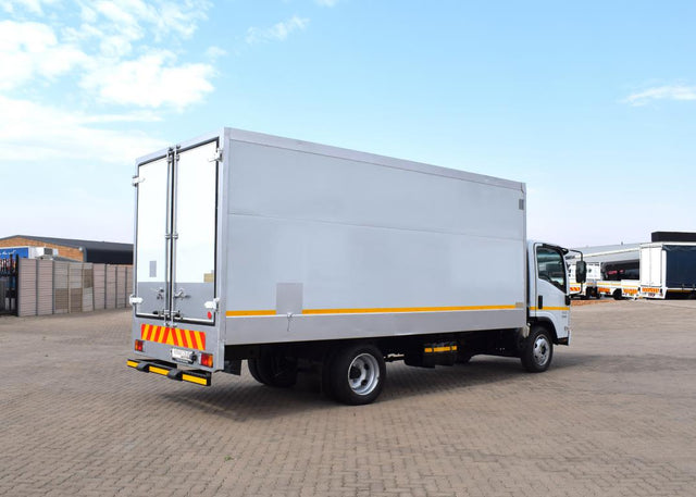 2012 Isuzu NQR 500 AMT REFRIGERATED BODY