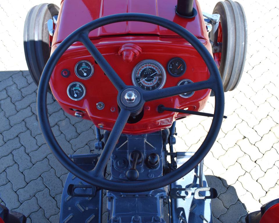 1977 Massey Ferguson 135 TRACTOR