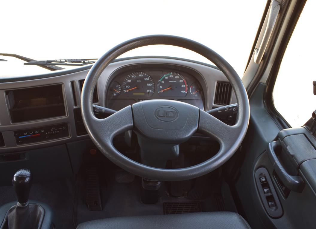 2015 Nissan UD 80 CURTAIN SIDE TRUCK