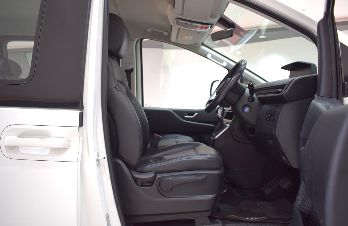2023 Hyundai Staria 2.2D Executive 9-seater