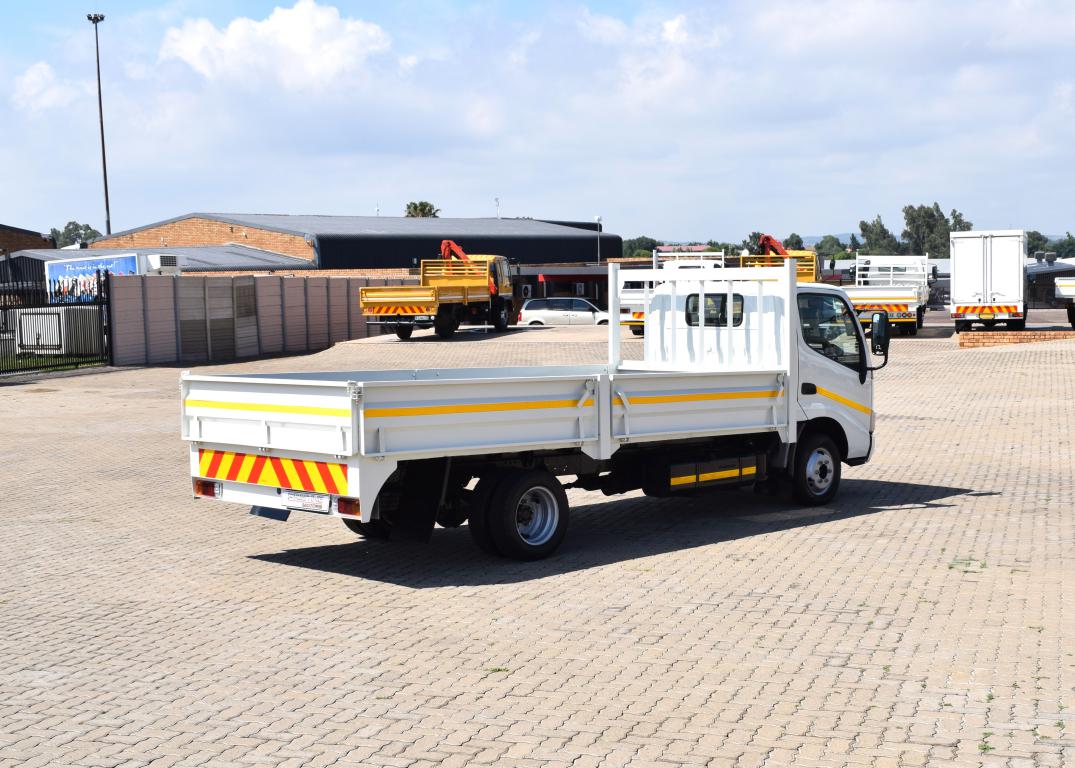 2004 Toyota Dyna 4-093 Dropside Driving School Truck
