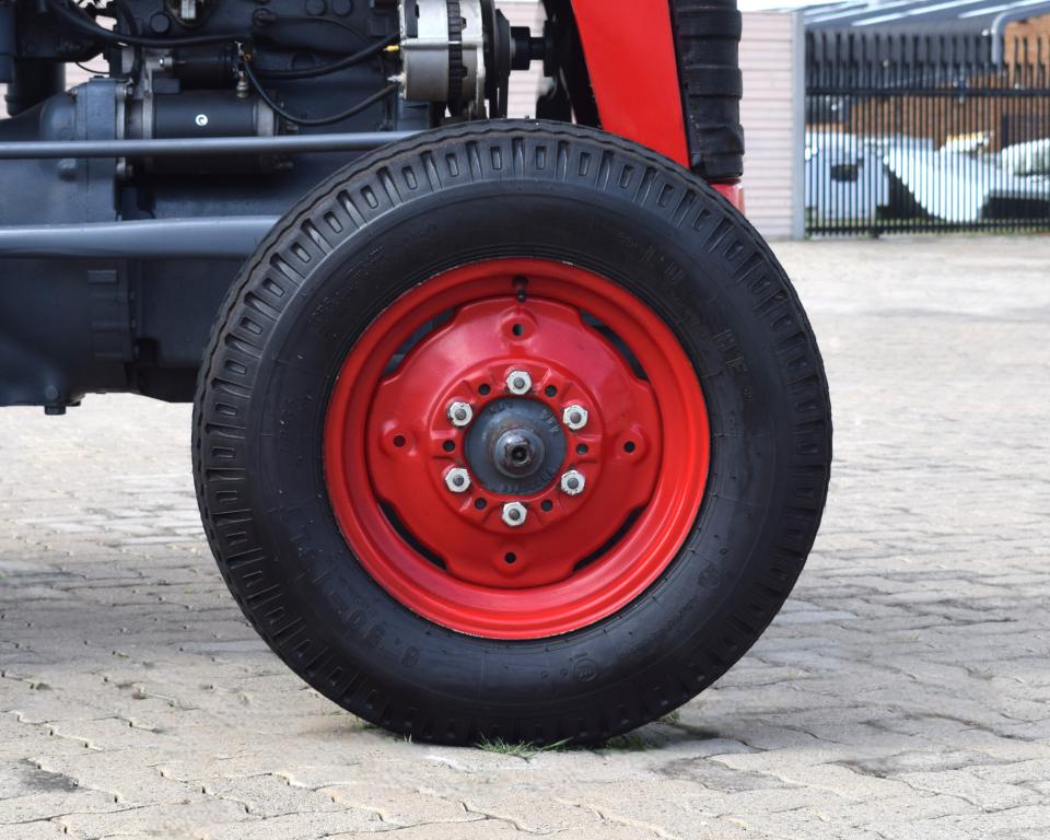 Massey Ferguson 135 TRACTOR & SLASHER