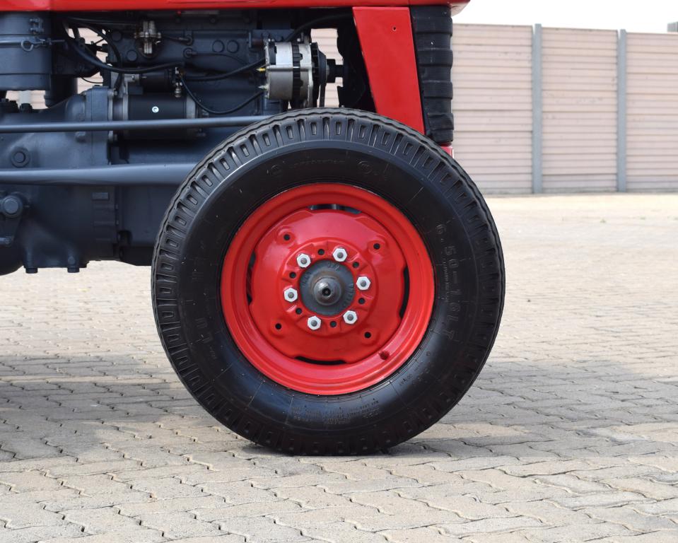 Massey Ferguson 135 TRACTOR & SLASHER