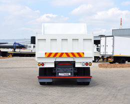 1982 Mercedes-Benz 1924S/32 MC TIPPER TRUCK
