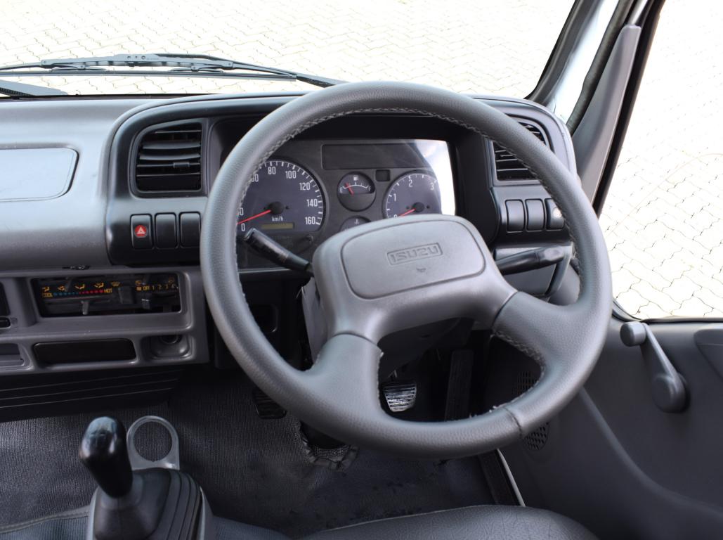 2006 Isuzu NHR 150 Dropside Driving School Truck