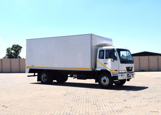 2016 Nissan UD 80 Volume Body Truck