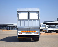 2015 Nissan UD 90 TAG AXLE REFRIGERATED BODY & TAIL LIFT