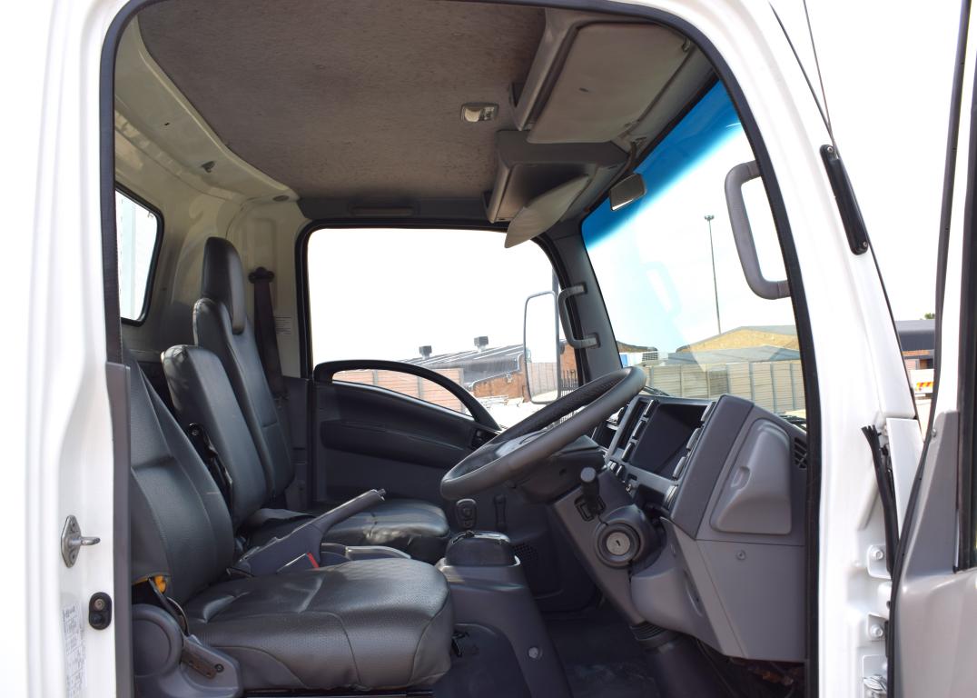 2013 Isuzu NPR 400 AMT DROPSIDE TRUCK