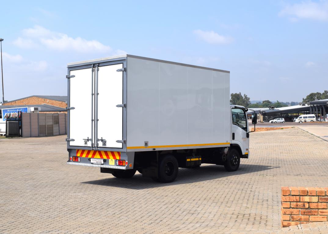 2020 Isuzu NPR 300 VOLUME BODY TRUCK