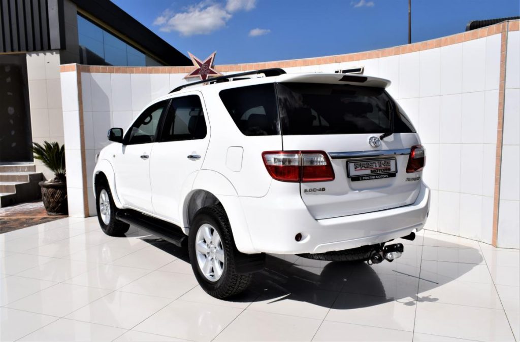 2011 Toyota Fortuner 3.0 D-4D Raised Body
