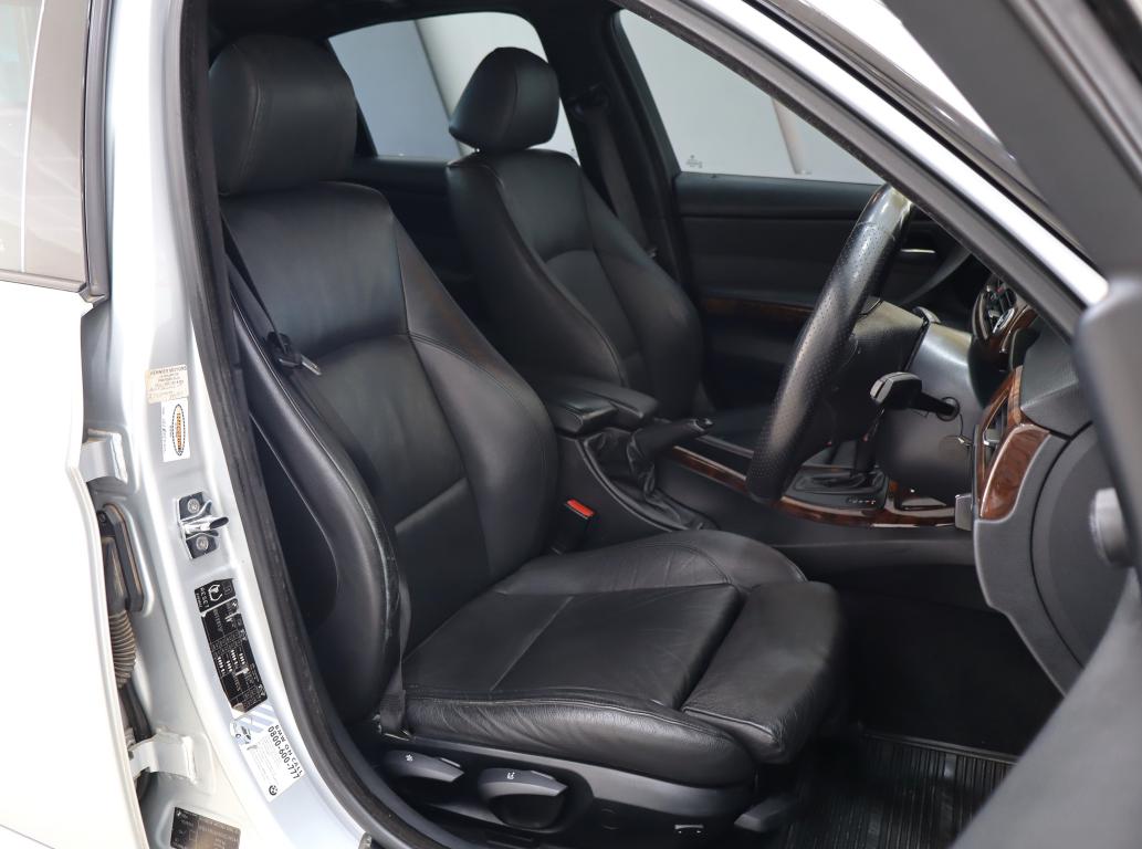 2007 BMW 3 Series 330i Auto