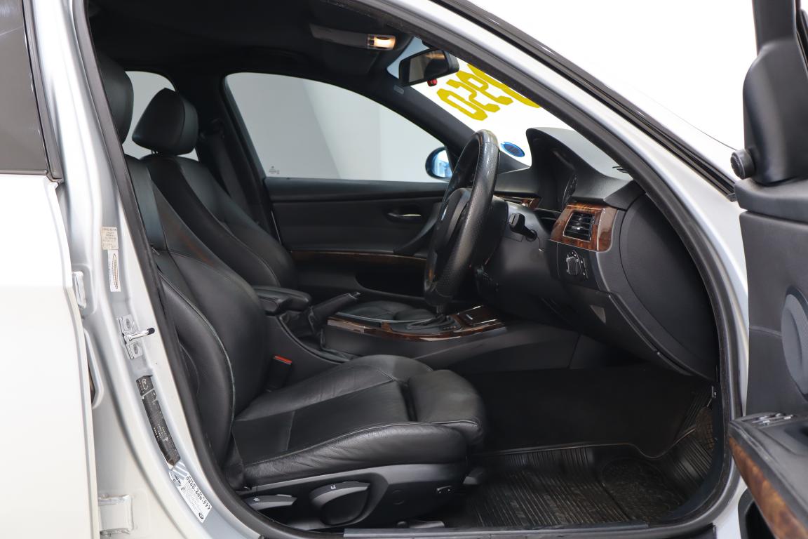 2007 BMW 3 Series 330i Auto