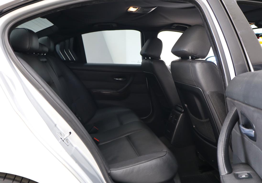 2007 BMW 3 Series 330i Auto