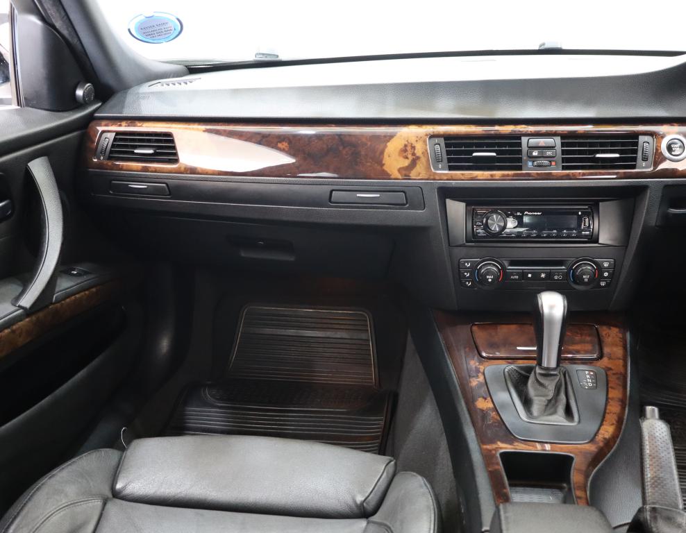 2007 BMW 3 Series 330i Auto