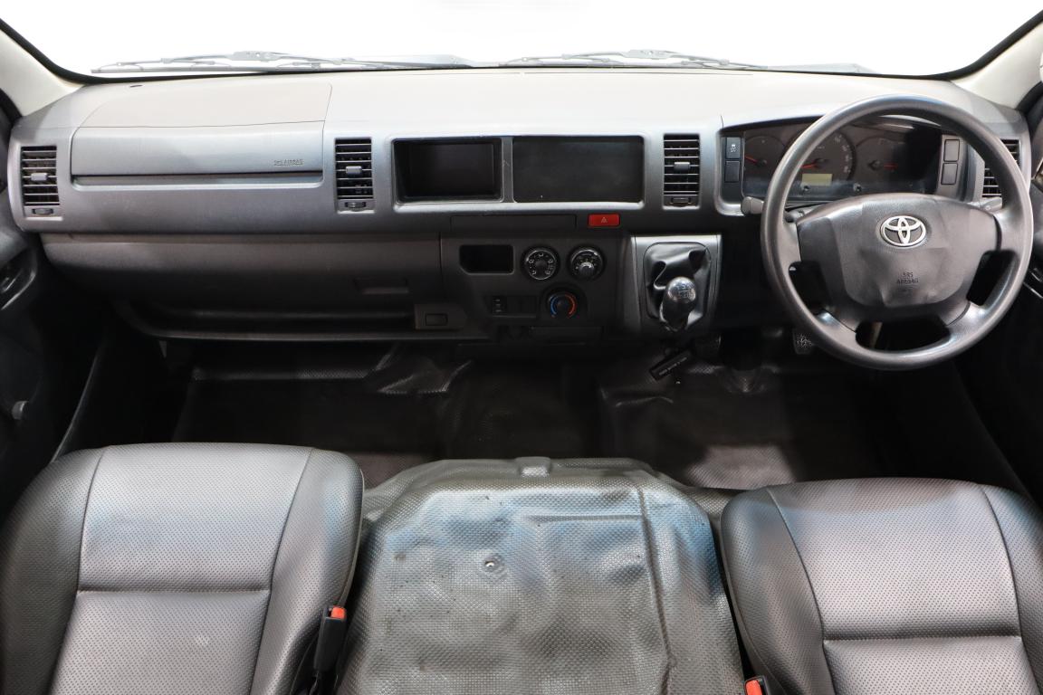 2022 Toyota Quantum 2.5D-4D Sesfikile