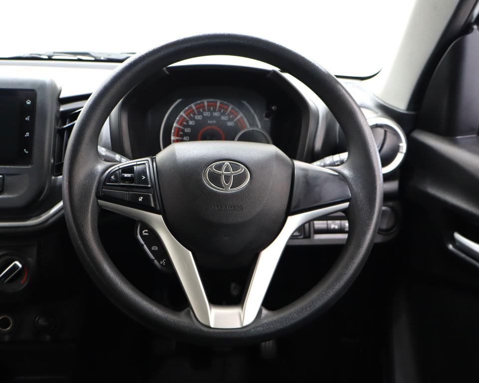 2023 Toyota Vitz 1.0 XR Manual